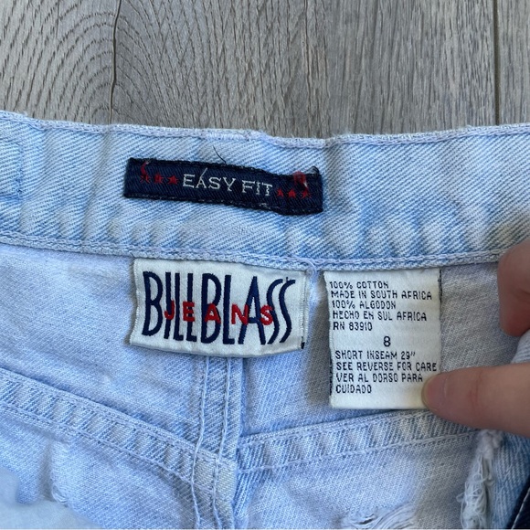 VINTAGE Distressed Light Wash Jean Shorts - Picture 3 of 6